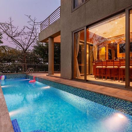 The Blue Horizon By Stayvista - Featuring A Beach-View Villa With A Swimming Pool, Indoor Games, And A Relaxing Balcony Alībāg Buitenkant foto