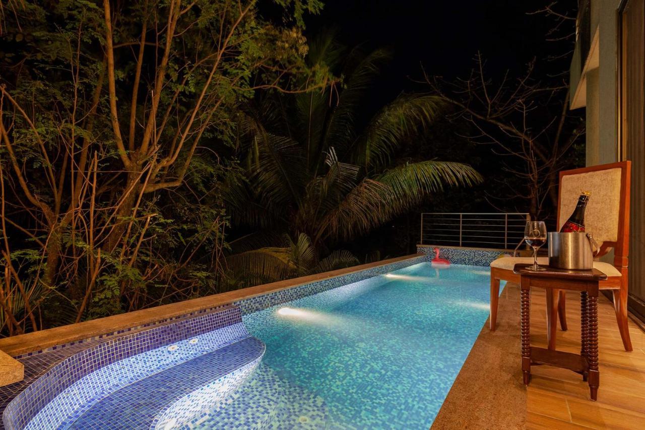 The Blue Horizon By Stayvista - Featuring A Beach-View Villa With A Swimming Pool, Indoor Games, And A Relaxing Balcony Alībāg Buitenkant foto
