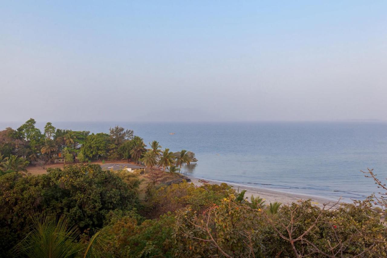 The Blue Horizon By Stayvista - Featuring A Beach-View Villa With A Swimming Pool, Indoor Games, And A Relaxing Balcony Alībāg Buitenkant foto